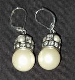 Prachtige oorhangers met parels en steentjes., Ophalen of Verzenden, Zo goed als nieuw, Overige materialen, Hangers