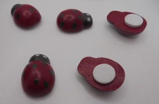 LIEVEHEERSBEESTJES MINI PLAKKERS 120 STUKS IN BOX NIEUW, Hobby en Vrije tijd, Knutselen, Nieuw, Materiaal, Ophalen of Verzenden