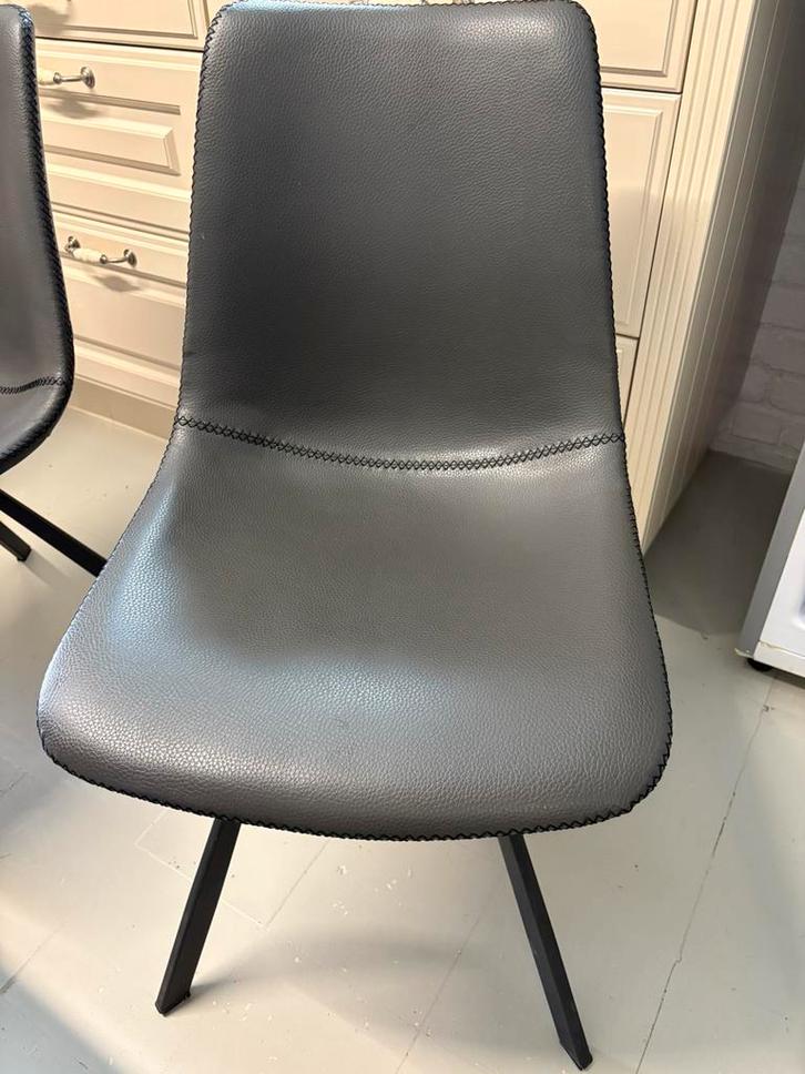 Eetkamer stoelen - zwart - simili leer, Huis en Inrichting, Stoelen, Zo goed als nieuw, Vijf, Zes of meer stoelen, Leer, Zwart