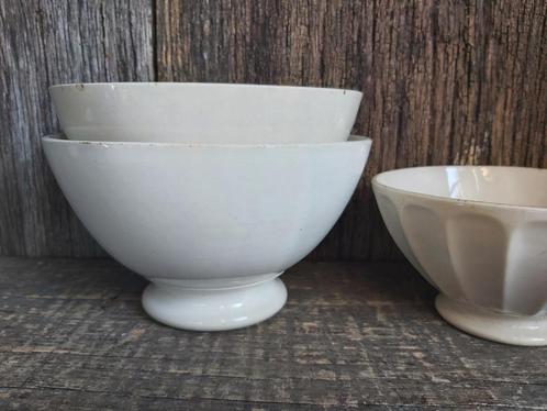 2 grote oude witte franse  spoelkommen / café au lait, Antiek en Kunst, Curiosa en Brocante, Ophalen of Verzenden