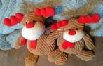 bruine rendier knuffels met rood gewei en rode sjaal 2 samen, Ophalen of Verzenden