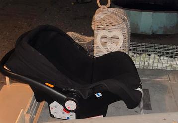 Maxi Cosi met zonnekap ectra hoesjes  beschikbaar voor biedingen