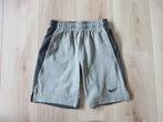 short Nike taille 128/140 (n 5060), Enfants & Bébés, Vêtements enfant | Taille 128, Vêtements de sport ou Maillots de bain, Utilisé