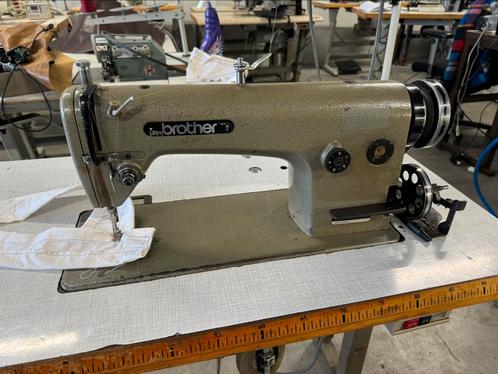 Industriële naaimachine brother rechtstikker voor alle stof, Hobby en Vrije tijd, Naaimachines en Toebehoren, Gebruikt, Naaimachine