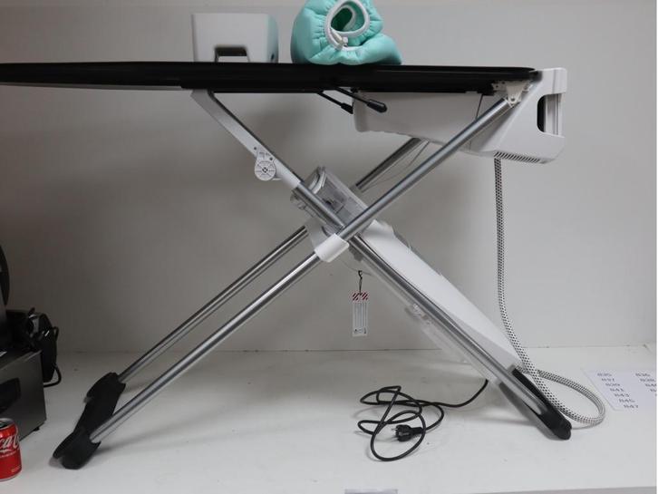 Laurastar S Pure Plus Strijksysteem / Strijkplank, Elektronische apparatuur, Strijkijzers en Strijkplanken