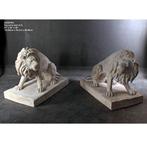 Ensemble de 2 statues de lion en pierre romaine, longueur 13