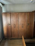 Vintage kleerkast, Enlèvement