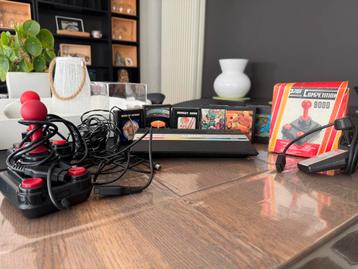Atari 2600 met 6 games en 3 controllers + kabels beschikbaar voor biedingen