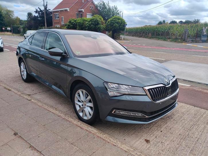 Skoda Superb 2.0 TSI DSG 140 kw
Bj. 2019, Auto's, Skoda, Bedrijf, Te koop, Superb, ABS, Achteruitrijcamera, Adaptieve lichten