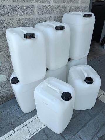 Bidon / jerrycan / vaten 20 a 25 liter beschikbaar voor biedingen
