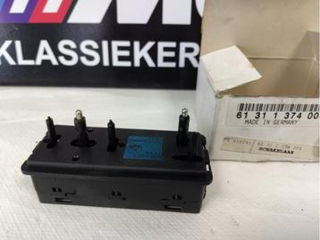 BMW E24 ,E32, E34 Schakelaar zitverstell.fram rechts N.O.S. beschikbaar voor biedingen