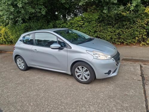 Peugeot 208 1.2 in perfecte staat. Blanco gekeurd vr verkoop, Auto's, Peugeot, Bedrijf, ABS, Airbags, Airconditioning, Alarm, Bluetooth