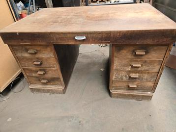 Stevige massief houten bureau hout met glasplaat en lades 