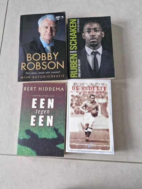boeken voetbal / voetballers, Livres, Livres de sport, Sport de ballon, Enlèvement ou Envoi