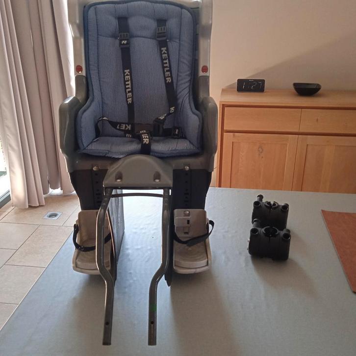 Fietsstoeltje tot 22kg, kettler, Fietsen en Brommers, Fietsaccessoires | Fietsstoeltjes, Zo goed als nieuw, Achterzitje, Voetsteuntjes