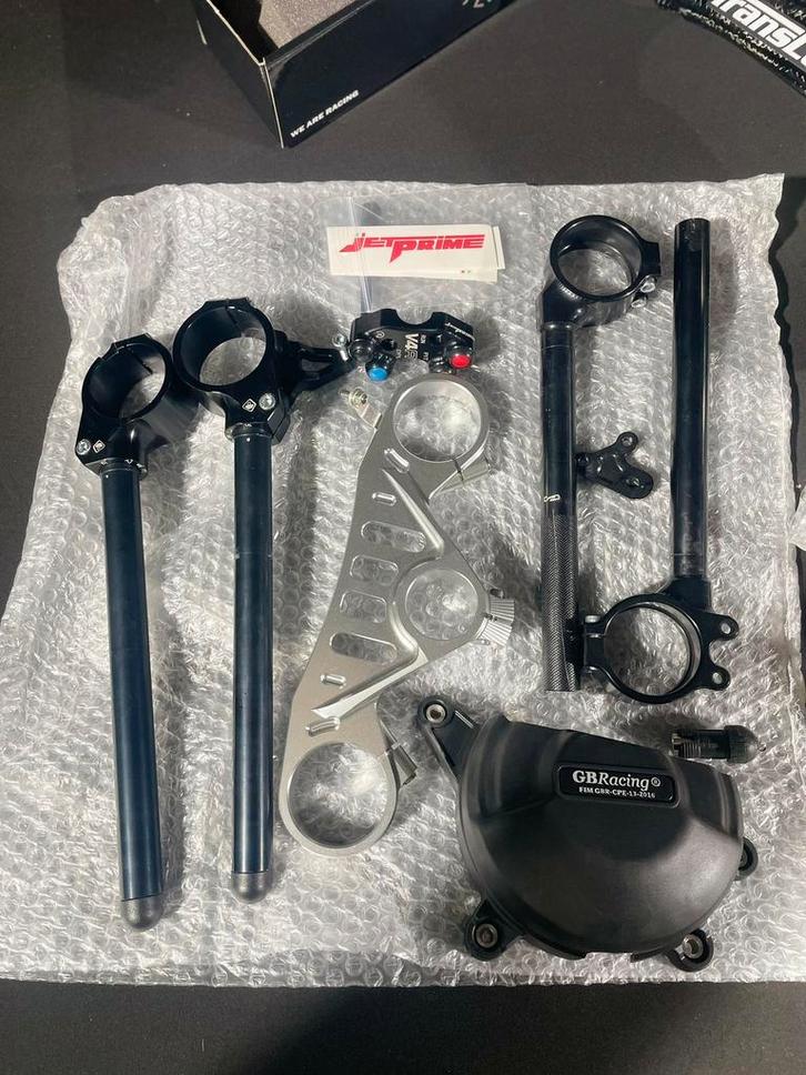 Onderdelen ducati v4 - v4s -v4r, Motoren, Onderdelen | Ducati, Ophalen