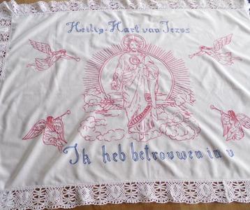 Religieus borduurwerk H Hart beschikbaar voor biedingen