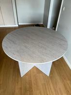 Table ronde de salle à manger, Enlèvement