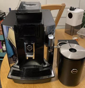 Jura WE8 Cappuccinoapparaat & aangebouwde minikoeler - koffi beschikbaar voor biedingen