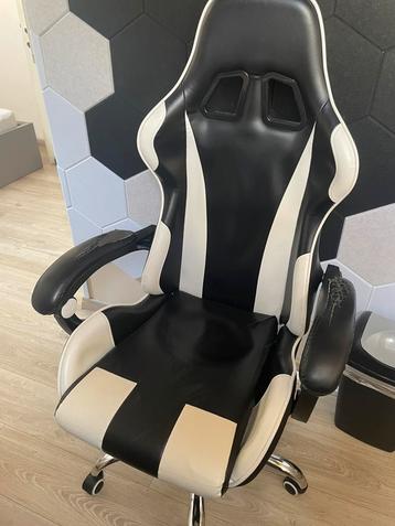 Chaise gaming  beschikbaar voor biedingen