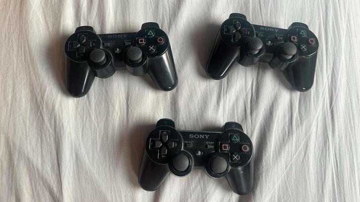 3x PS3 controllers - defect / voor reparatie, Games en Spelcomputers, Spelcomputers | Sony Consoles | Accessoires, Niet werkend