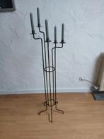 Bougeoir sur pieds, Enlèvement