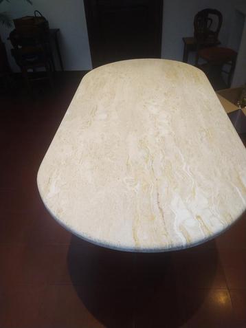 table salle à manger en travertin beschikbaar voor biedingen