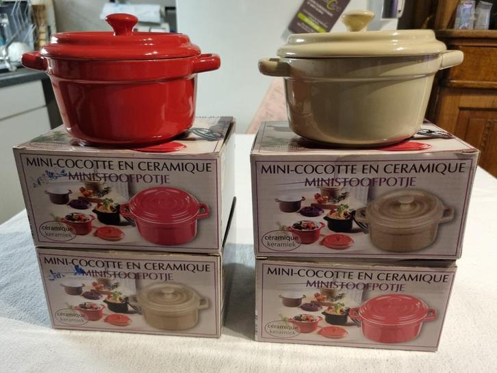 Paire de mini cocotte beige ou rouge VINCELLI Ø 12 cm, Huis en Inrichting, Keuken | Potten en Pannen, Nieuw, Kookpan of Snelkookpan