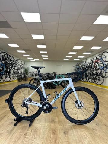 Giant TCR Advanced SLR Di2 Carbon Disc Racefiets beschikbaar voor biedingen