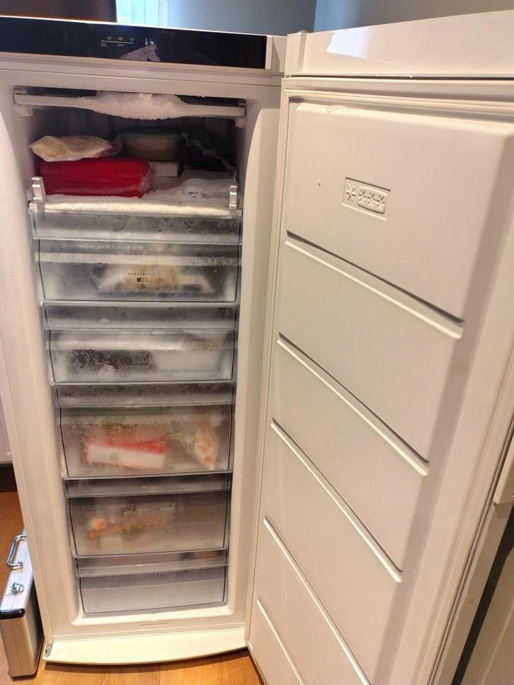 DIEPVRIES, Elektronische apparatuur, Vriezers en Diepvrieskisten, Zo goed als nieuw, Vrijstaand, Vrieskast, 140 tot 160 cm, Minder dan 60 cm