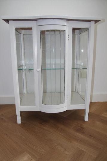 Theekastje met geslepen glas plm. 1900 zeer fraai beschikbaar voor biedingen