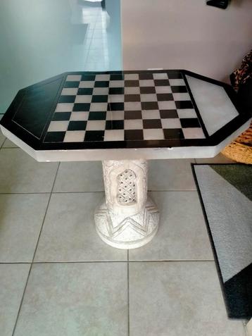 Prachtige schaaktafel .  beschikbaar voor biedingen