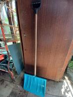 Kunststof bladschep met houten steel in zeer goede staat, Tuin en Terras, Ophalen, Gebruikt, Schop