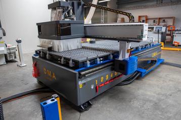 Machine-outil CNC Nesting de type D.M.A. Express-Line NFS 