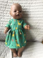 52. Babyborn: Nieuw groen jurkje met giraffen, Baby Pop, Enlèvement ou Envoi, Neuf
