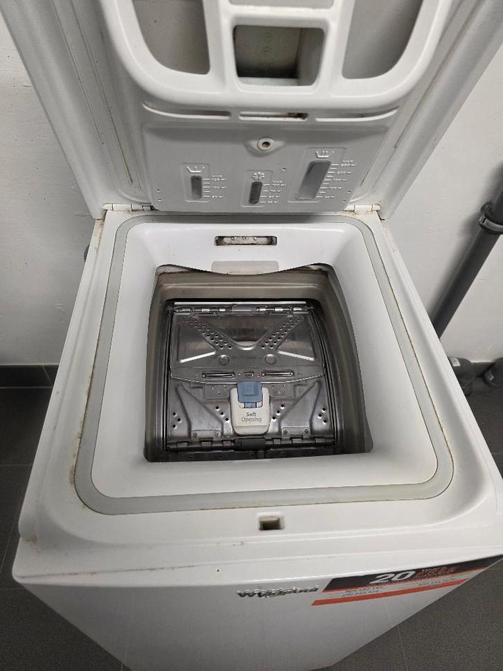 Le lave-linge Whirlpool - chargement par le haut, Electroménager, Lave-linge, Comme neuf, Élévateur, 6 à 8 kg, 85 à 90 cm, 1200 à 1600 tours
