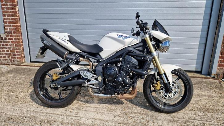 Mooie Triumph 675 Street Triple, bieden kan vanaf 3000euro, Motoren, Motoren | Triumph, Particulier, Naked bike, 3 cilinders, Ophalen