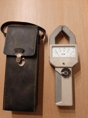 Ancien ampèremètre et voltmètre analogique