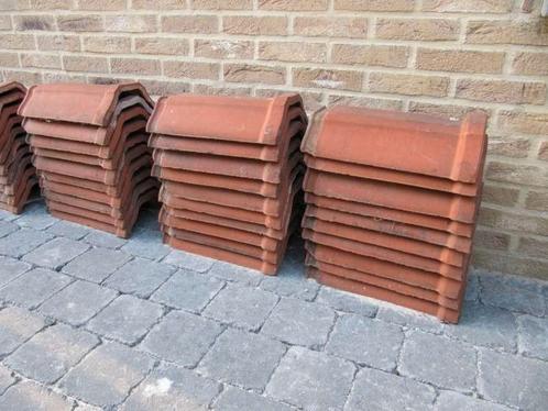 Allerlei dakpannen , kantpannen, nokpannen, hoekpannen., Doe-het-zelf en Bouw, Dakpannen en Dakbedekking, Zo goed als nieuw, Dakpannen