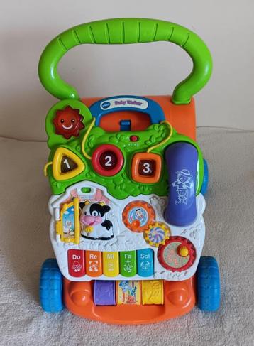 Loopwagen Vtech met afneembaar activiteitenbord beschikbaar voor biedingen