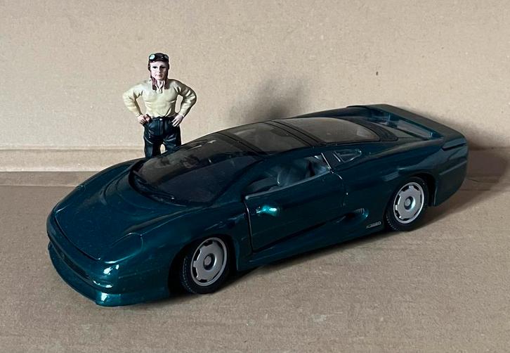 Legendarische JAGUAR XJ220 ‼️ oldtimer, Hobby en Vrije tijd, Modelauto's | 1:24, Gebruikt, Auto, Verzenden
