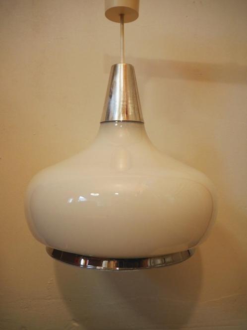 Space Age opaline hanglamp, 1970s, Antiek en Kunst, Antiek | Verlichting, Ophalen