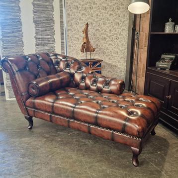 Chesterfield Daybed Links - Antiek Bruin beschikbaar voor biedingen