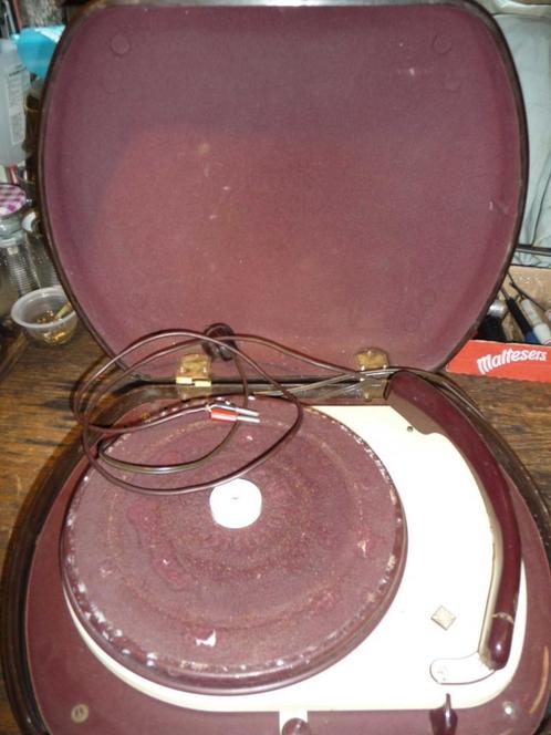 oude TELEFUNKEN platenspeler uit de jaren 40????, Audio, Tv en Foto, Platenspelers, Gebruikt, Platenspeler, Overige merken, Ophalen of Verzenden