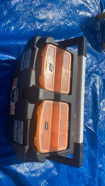 Coffre a outil beschikbaar voor biedingen