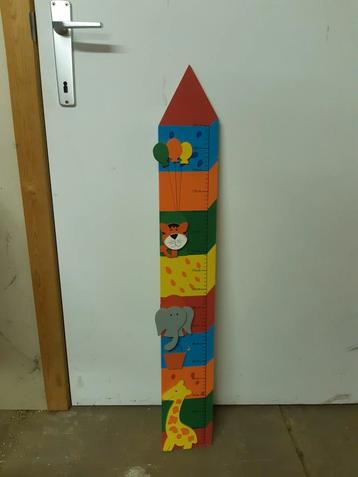 Meetlat kinderkamer beschikbaar voor biedingen