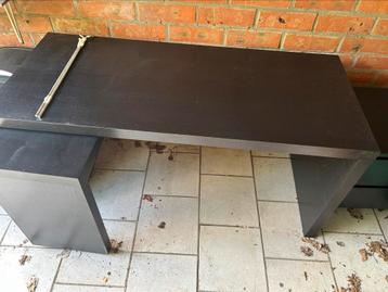 Ikea bureau beschikbaar voor biedingen