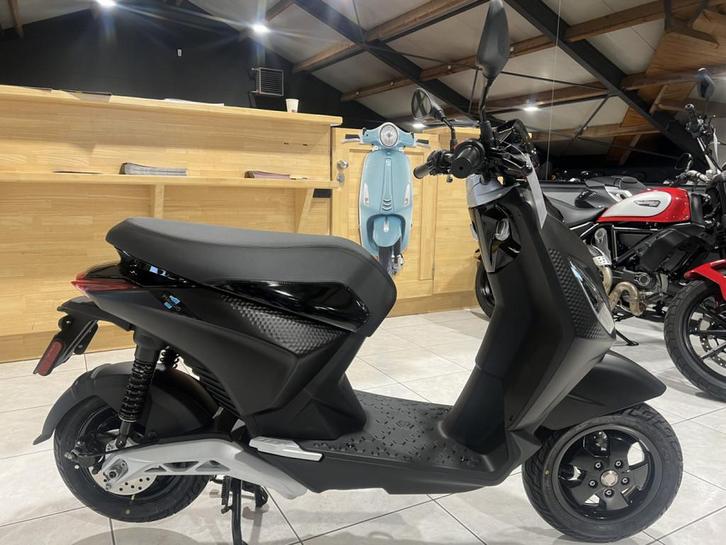 Piaggio 1 Disponible en classe B 45km/h, Motoren, Motoren | Piaggio, Bedrijf, Scooter, 11 kW of minder, Ophalen