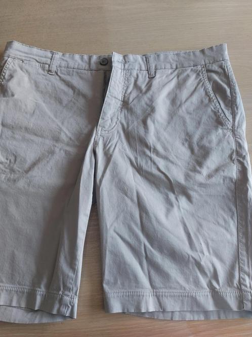 Beige short van Cricket & co - Heren, Kleding | Heren, Broeken en Pantalons, Zo goed als nieuw, Maat 48/50 (M), Beige, Ophalen of Verzenden