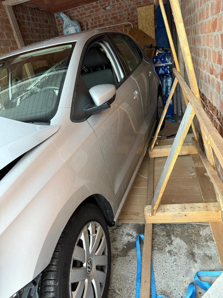 Onderdelen volkswagen polo, Autos, Volkswagen, Particulier, Polo, Radio, Diesel, Euro 5, Hatchback, 5 portes, Boîte manuelle, Argent ou Gris